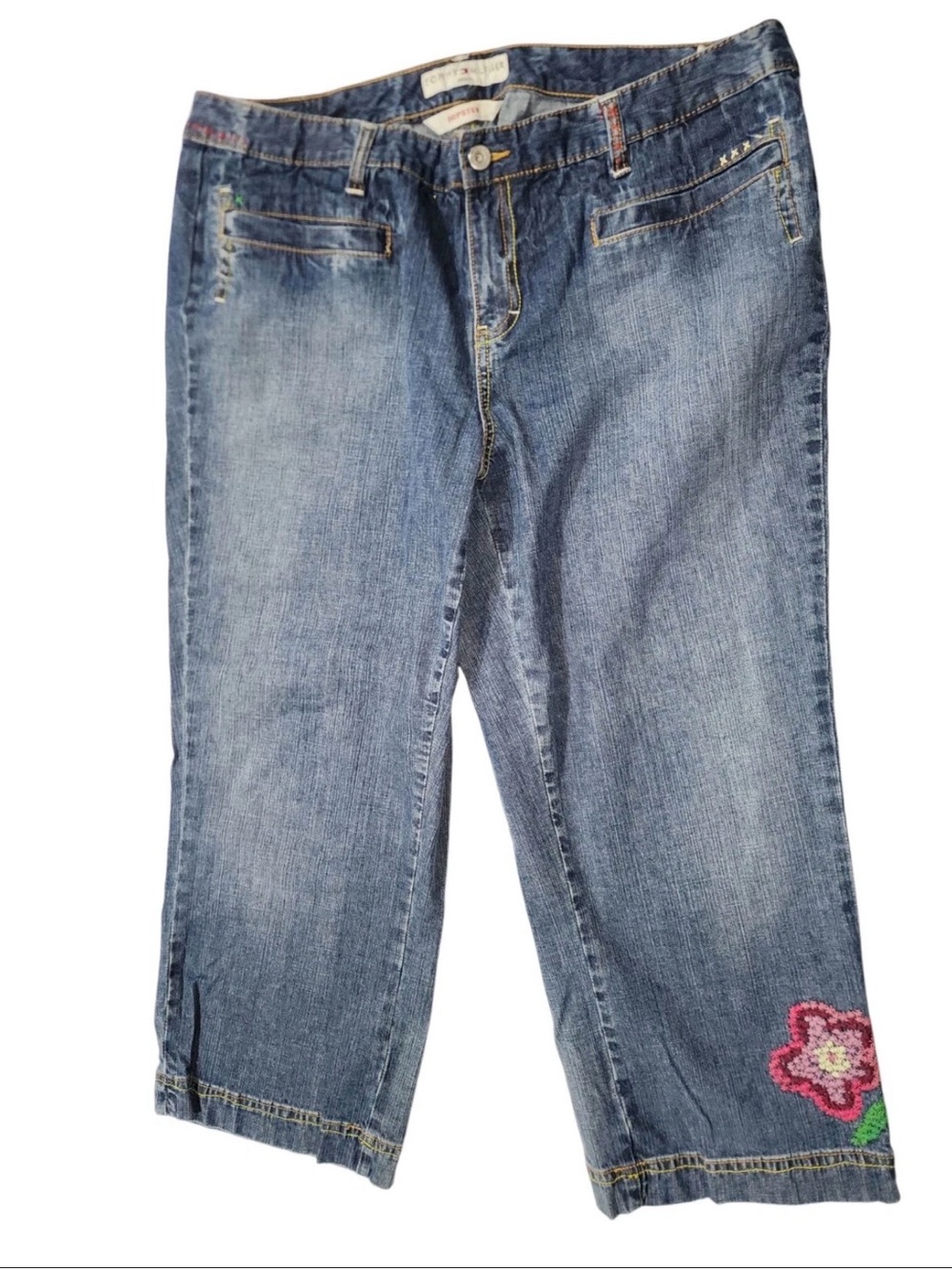 Woman Tommy Hilfiger Size 16 hipster capris with embroidery flowers Pink Purple
